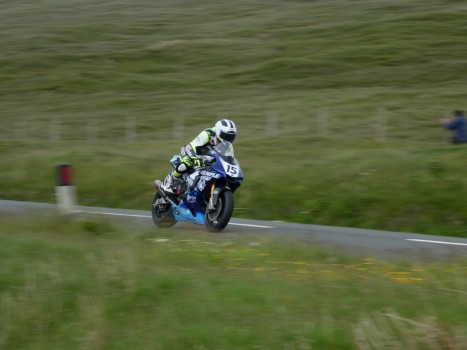 Spyder-Club-Motorcycles-IOMTT201718-467x350